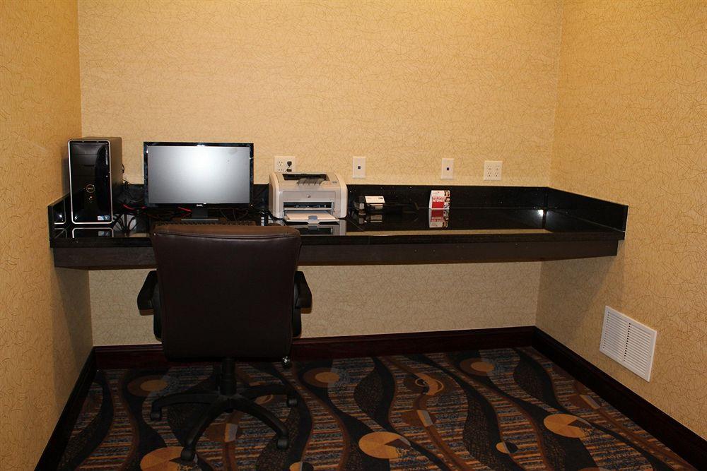 Holiday Inn Express Niles By Ihg Exterior photo