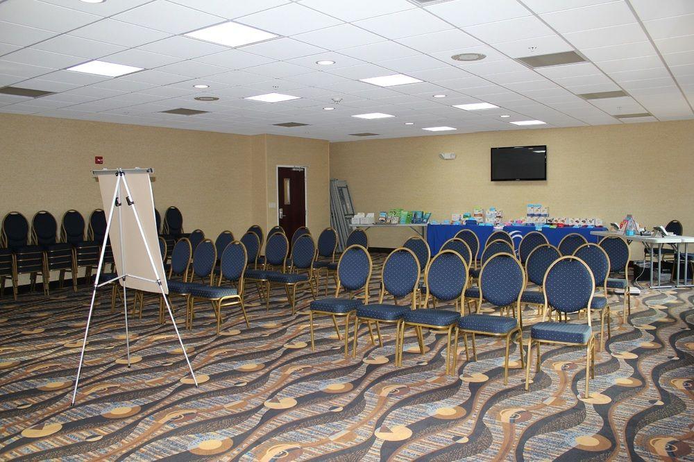 Holiday Inn Express Niles By Ihg Exterior photo