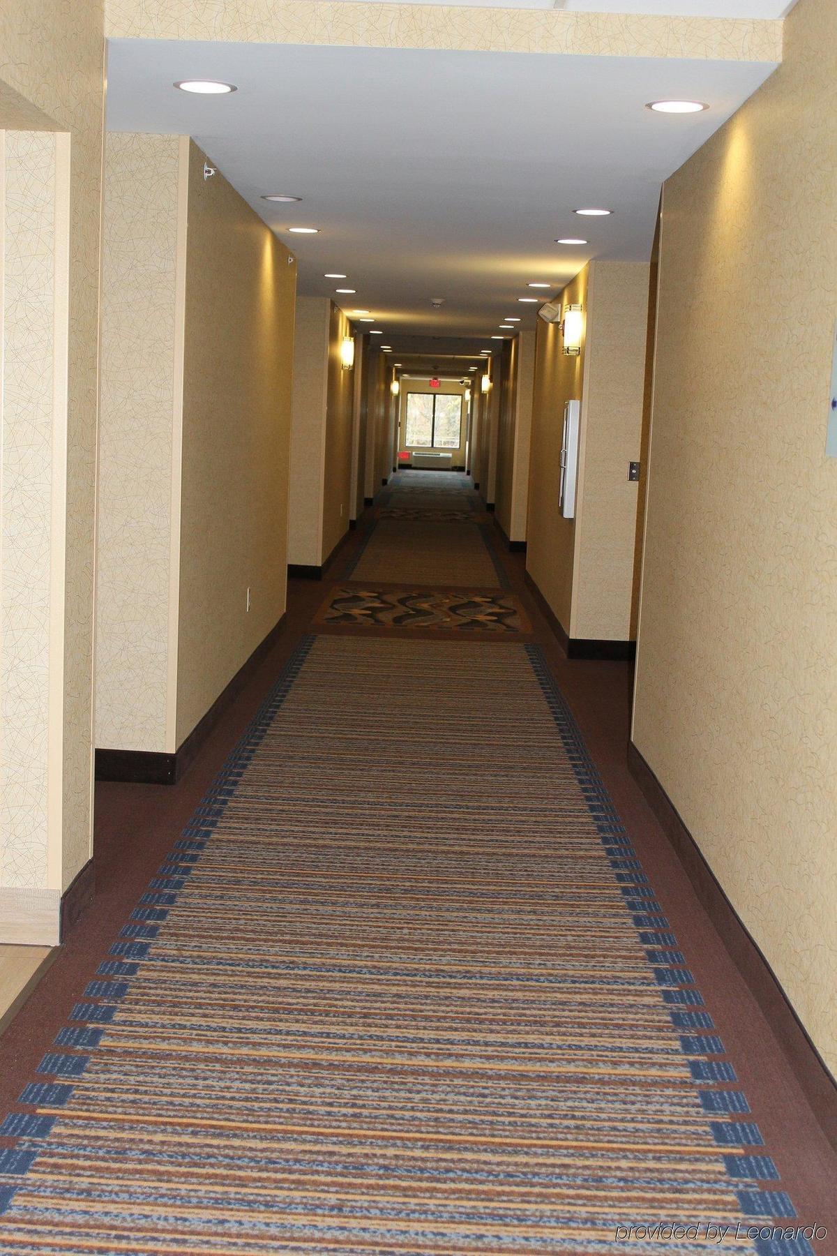 Holiday Inn Express Niles, An Ihg Hotel Interior photo