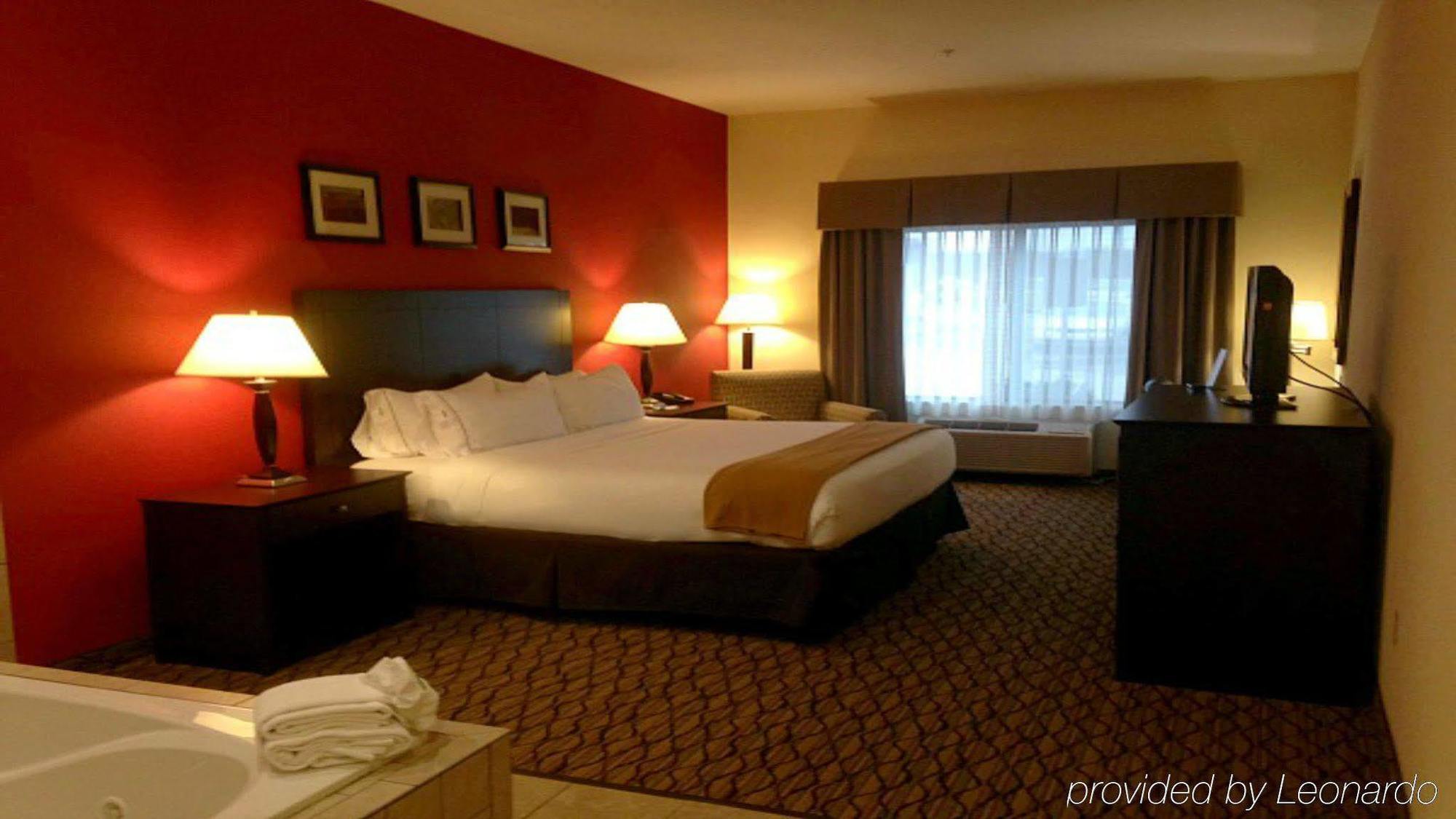 Holiday Inn Express Niles By Ihg Exterior photo